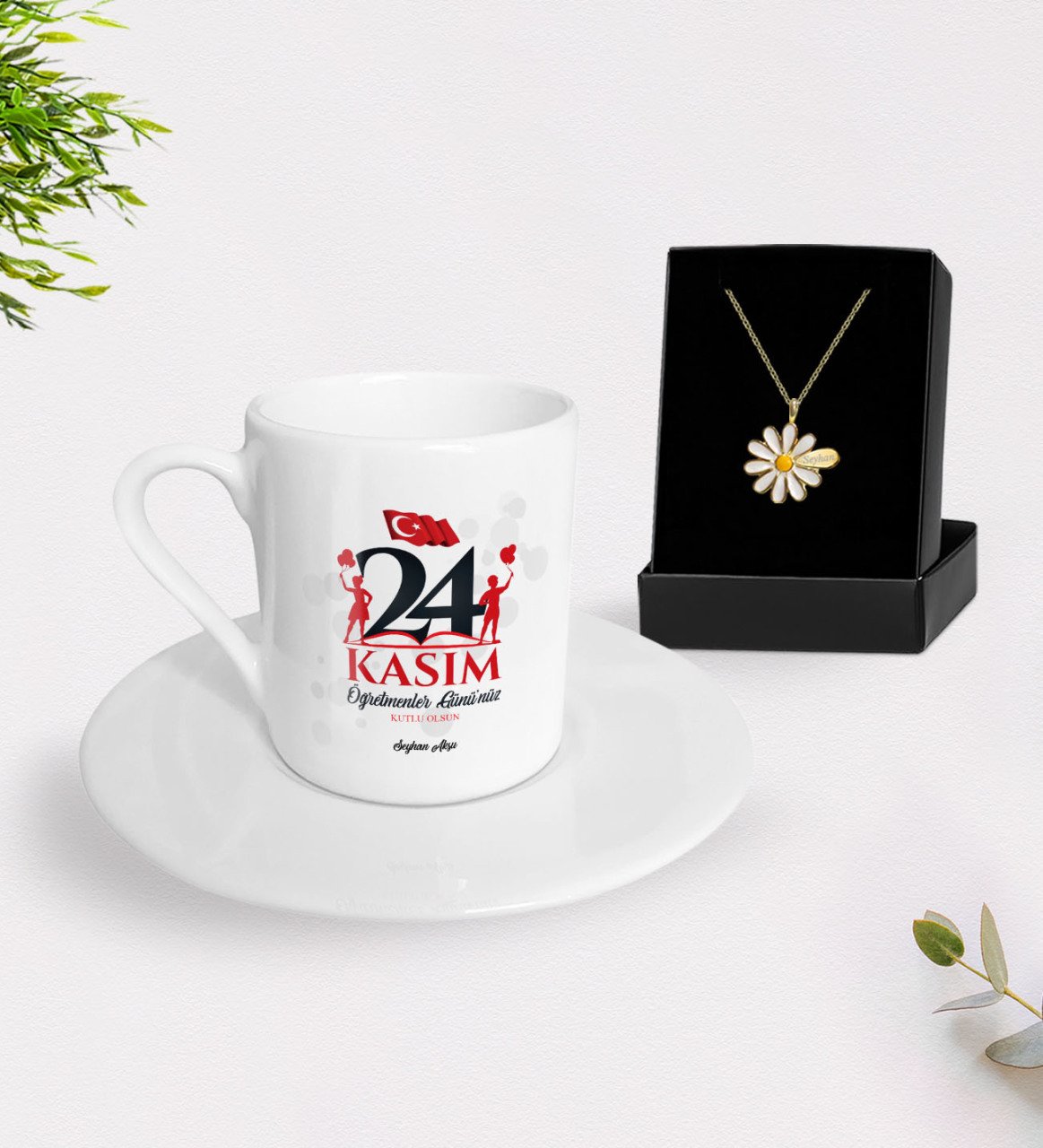 Kişiye Özel Öğretmenler Gününüz Kutlu Olsun Türk Kahvesi Fincanı ve İsimli Papatya Kolye Hediye Seti-11
