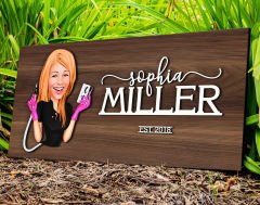 BK Gift Kişiye Özel Kadın Güzellik Uzmanı Karikatürlü Kabartma Tasarım Antik Ceviz Ahşap Tabela-3, Dekoratif Tabela, Rustik Ev Dekorasyonu