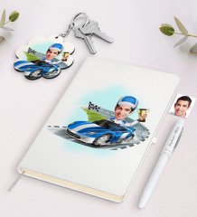Kişiye Özel Erkek Rallici Karikatürlü Beyaz Defter Kalem ve Anahtarlık Hediye Seti