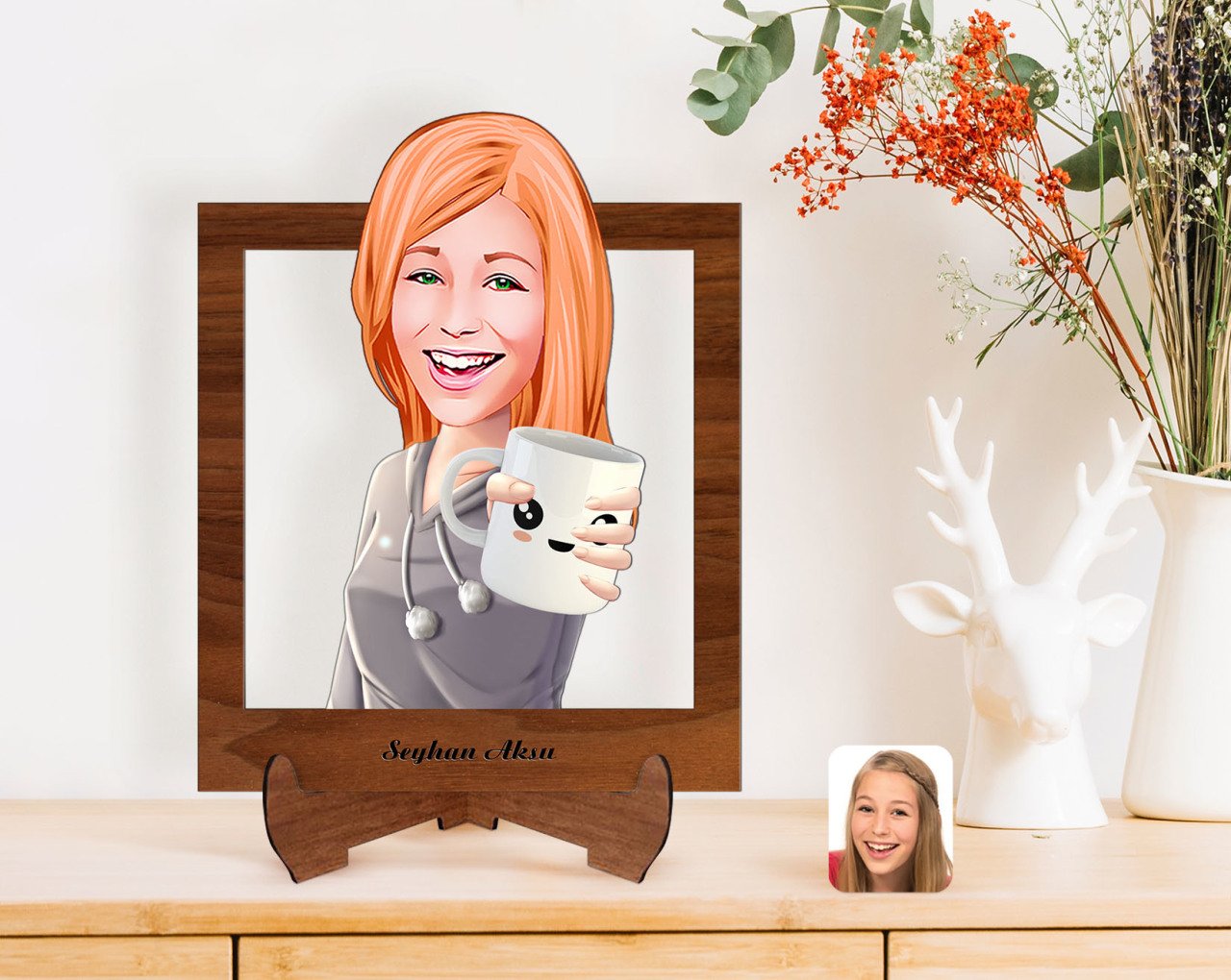 Kişiye Özel Kadın Karikatürlü Ahşap Standlı 3D Biblo-104