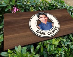 BK Gift Kişiye Özel Patron Karikatürlü Kabartma Tasarım Antik Ceviz Ahşap Tabela-2, Dekoratif Tabela, Rustik Ev Dekorasyonu