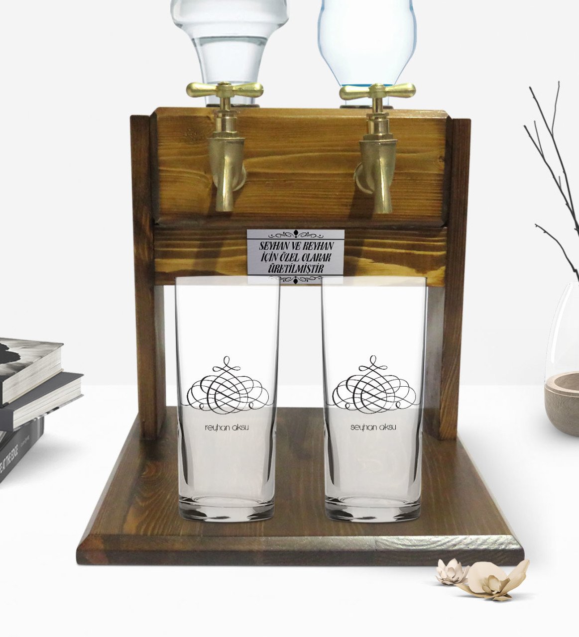 Kişiye Özel Renkli Baskılı İsimli İkili Rakı Bardağı ve Çift Musluklu Doğal Ahşap Rakı Standı-103