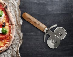 BK Gift Kişiye Özel İsimli Bambu Ahşap Döner Tablalı Pizza Tahtası-9, Pizza Kesme Tahtası Seti, Şarküteri Tahtası, Servis Tepsisi, Ahşap Tabak, Eve Taşınma Hediyesi