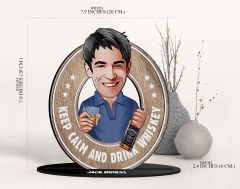 BK Gift Kişiye Özel Karikatürlü 3D Ahşap Biblo ve Siyah Mini İçki Şişesi Tişörtü Hediye Seti, Arkadaşa Hediye, Sevgiliye Hediye-11