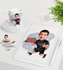 Kişiye Özel Erkek Mangalcı Karikatürlü Beyaz Defter Kalem Türk Kahvesi Fincanı Seti-2