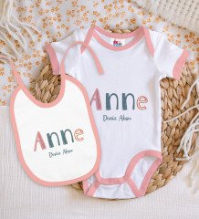BK Kids Kişiye Özel Anne Tasarımlı Pembe Bebek Body Zıbın ve Mama Önlüğü Hediye Seti