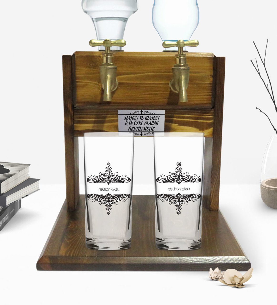 Kişiye Özel Renkli Baskılı İsimli İkili Rakı Bardağı ve Çift Musluklu Doğal Ahşap Rakı Standı-112