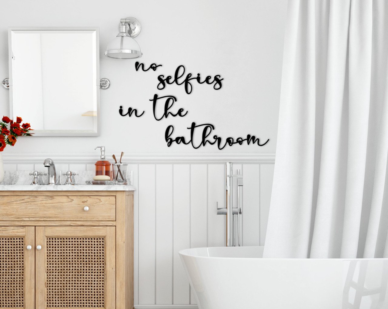 BK Home No Selfies In The Bathroom Ahşap Duvar Yazısı
