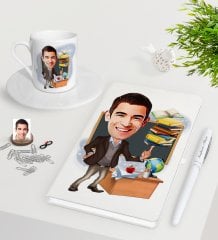 Kişiye Özel Erkek Öğretmen Karikatürlü Beyaz Defter Kalem Türk Kahvesi Fincanı Seti-2