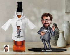 BK Gift Kişiye Özel Karikatürlü 3D Ahşap Biblo ve Beyaz Mini İçki Şişesi Tişörtü Hediye Seti, Arkadaşa Hediye, Sevgiliye Hediye-14
