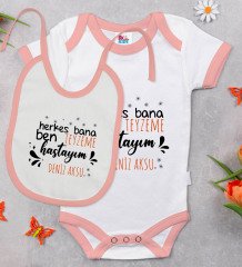 BK Kids Kişiye Özel Herkes Bana Ben Teyzeme Hastayım Tasarımlı Pembe Bebek Body Zıbın ve Mama Önlüğü Hediye Seti