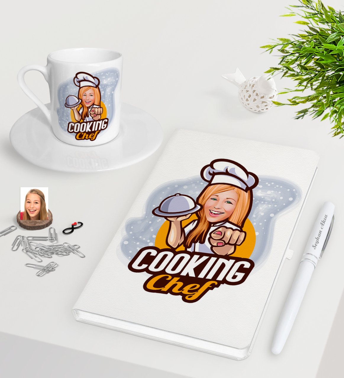 Kişiye Özel Bayan Chef Karikatürlü Beyaz Defter Kalem Türk Kahvesi Fincanı Seti-15