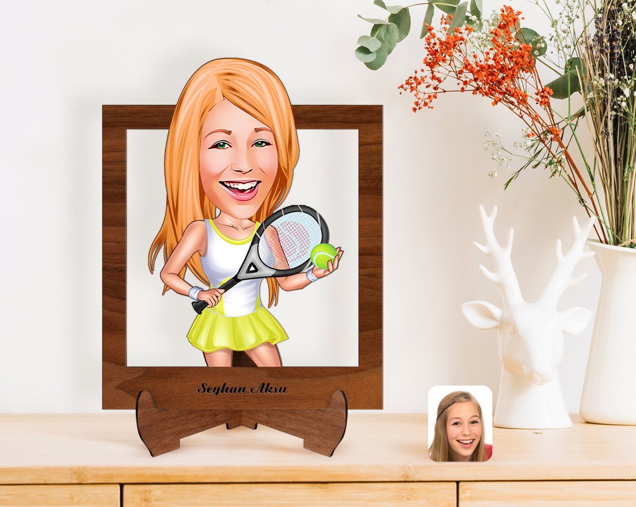 Kişiye Özel Kadın Tenis Oyuncusu Karikatürlü Ahşap Standlı 3D Biblo-2
