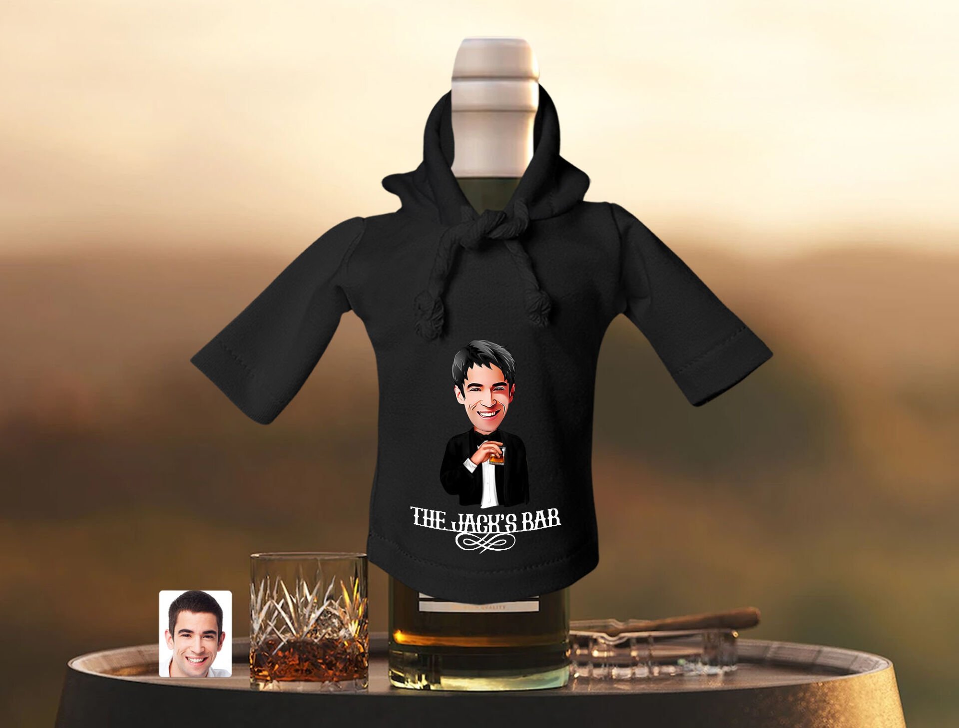 BK Gift Kişiye Özel Karikatürlü Mini Siyah İçki Şişesi Tişörtü , Ev Bar Dekoru, Viski, Şarap, Votka, Rakı Şişesi Tişörtü, Ev Barı-3