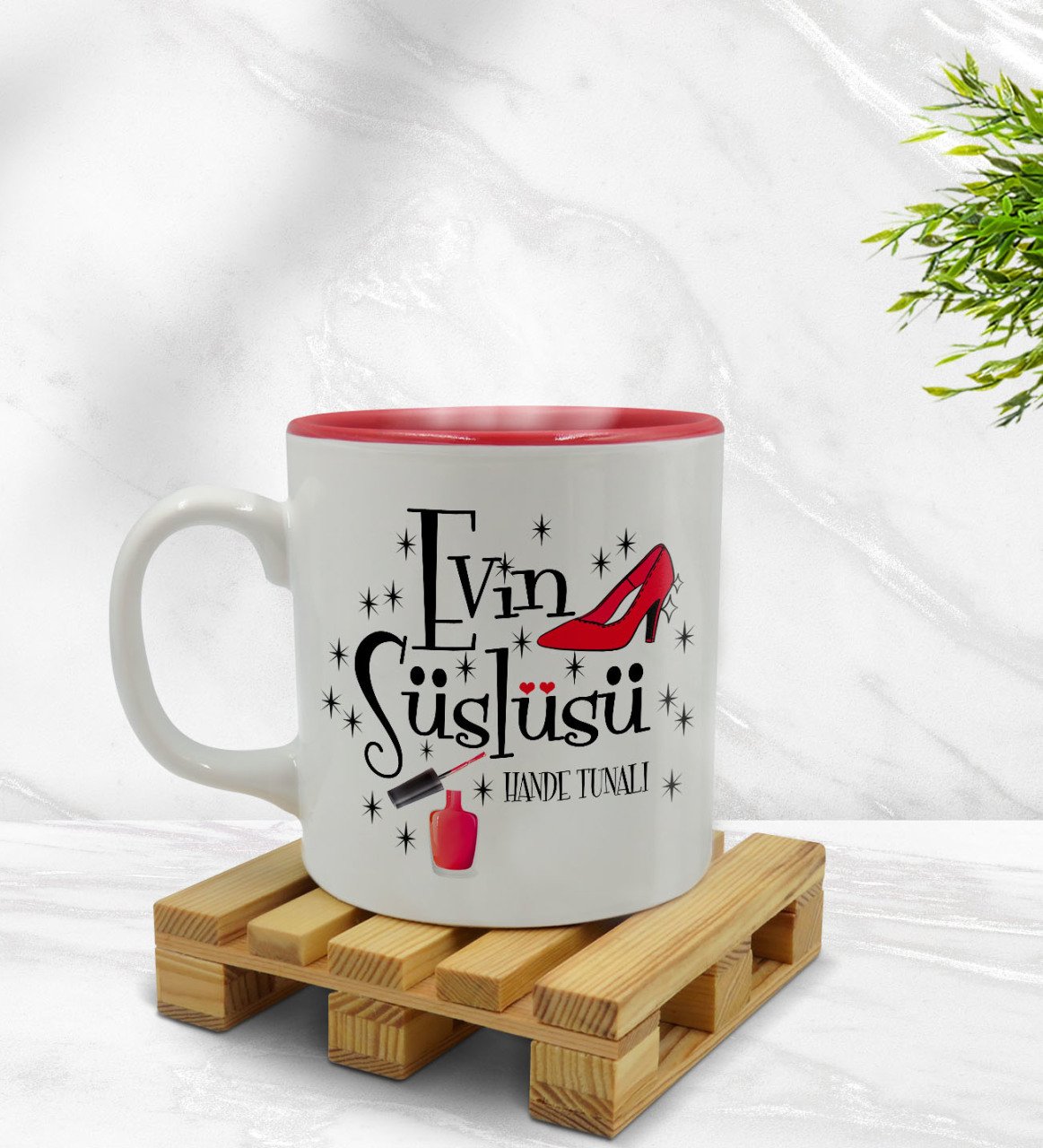 Kişiye Özel Evin Süslüsü Tasarımlı İçi Kırmızı Renkli Kupa Bardak Model 2