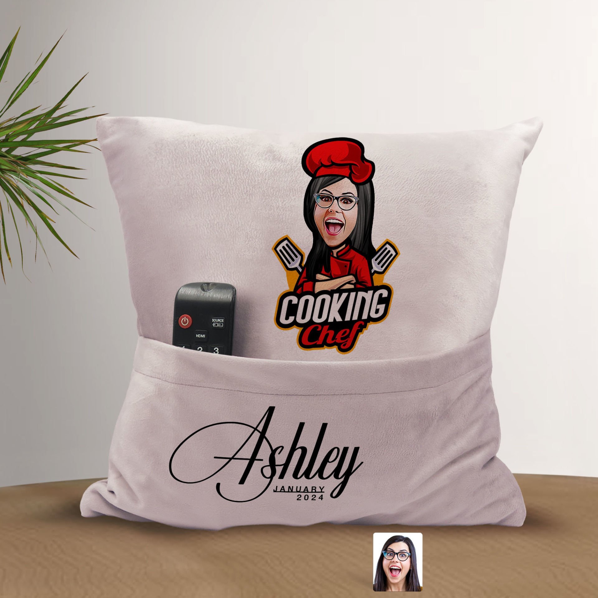 BK Gift Kişiye Özel Chef Karikatür Tasarımlı Organizer Kumanda ve Atıştırmalık Cepli Pembe Kırlent Yastık-3 Arkadaşa Hediye, Cepli Yastık