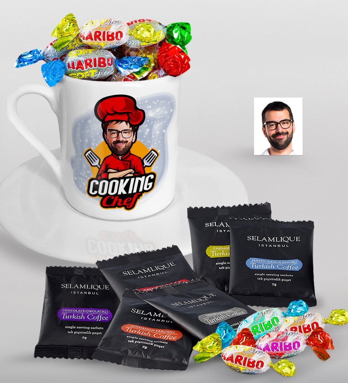 Kişiye Özel Erkek Chef Karikatürlü Türk Kahvesi Fincanı Selamlique Karışık Türk Kahvesi ve Haribo Şeker Hediye Seti-11