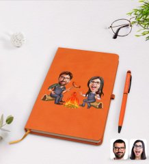 Kişiye Özel Sevgililer Karikatürlü Turuncu Termo Deri Defter Kalem Seti Model 95