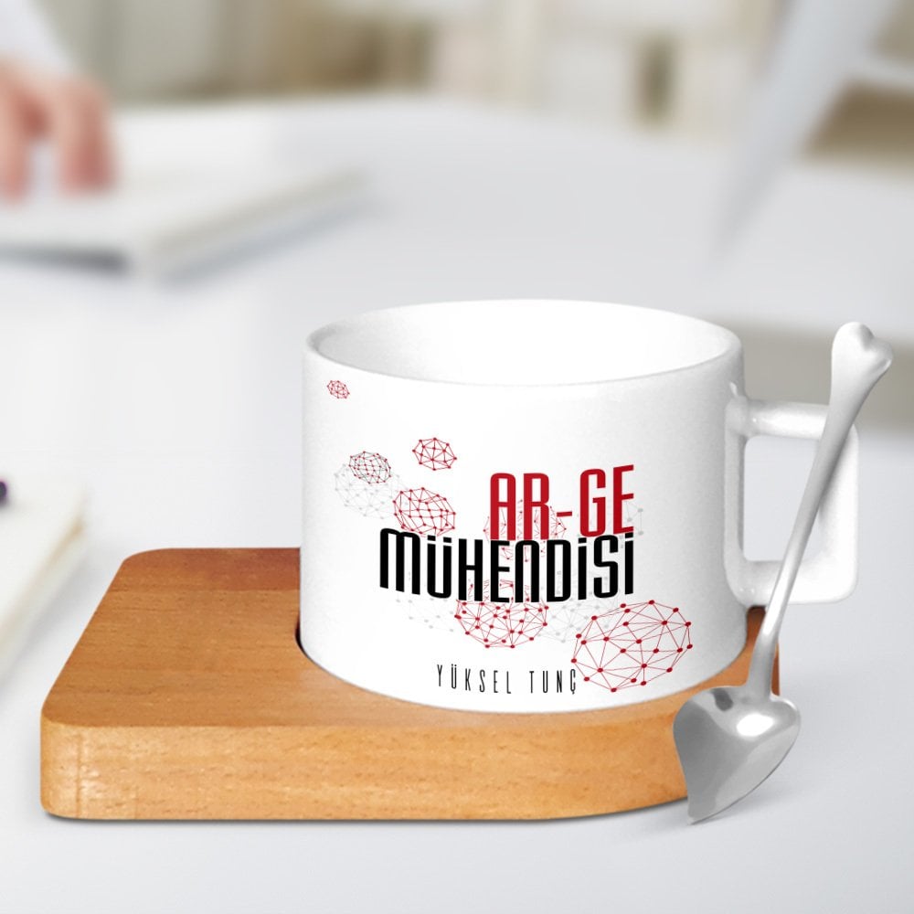 Kişiye Özel Mesleki Ar-Ge Mühendisi Ahşap Altlıklı Seramik Fincan - 1