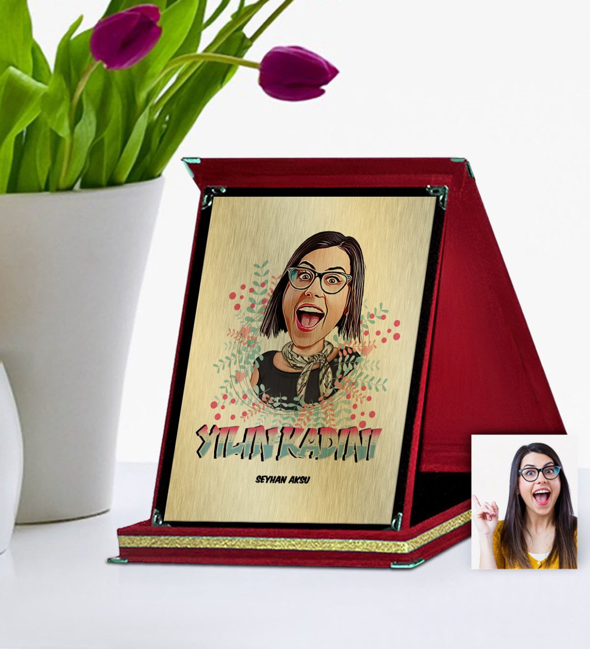 Kişiye Özel Yılın Kadını Karikatür Kırmızı Plaket - 5