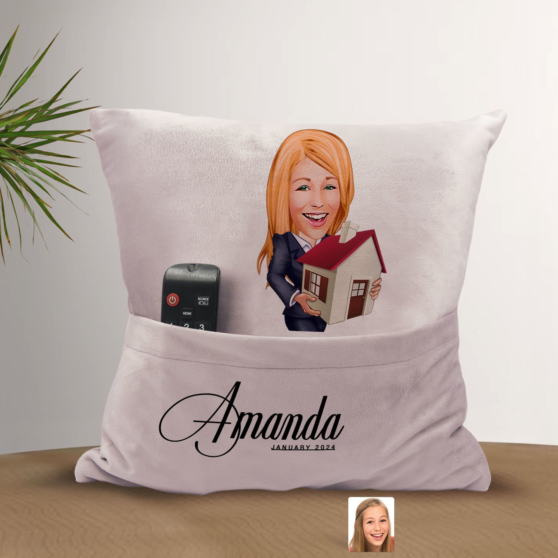 BK Gift Kişiye Özel Emlakçı Karikatür Tasarımlı Organizer Kumanda ve Atıştırmalık Cepli Pembe Kırlent Yastık-2 Arkadaşa Hediye, Cepli Yastık
