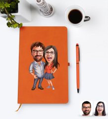 Kişiye Özel Sevgililer Karikatürlü Turuncu Termo Deri Defter Kalem Seti Model 105