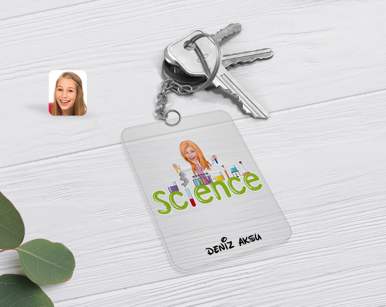 Kişiye Özel Kadın Fen Bilimleri Öğretmeni Karikatürlü Şeffaf Pleksi Anahtarlık