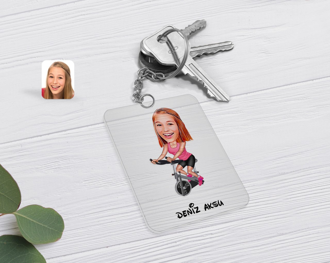 Kişiye Özel Kadın Fitness Sporcusu Karikatürlü Şeffaf Pleksi Anahtarlık-1