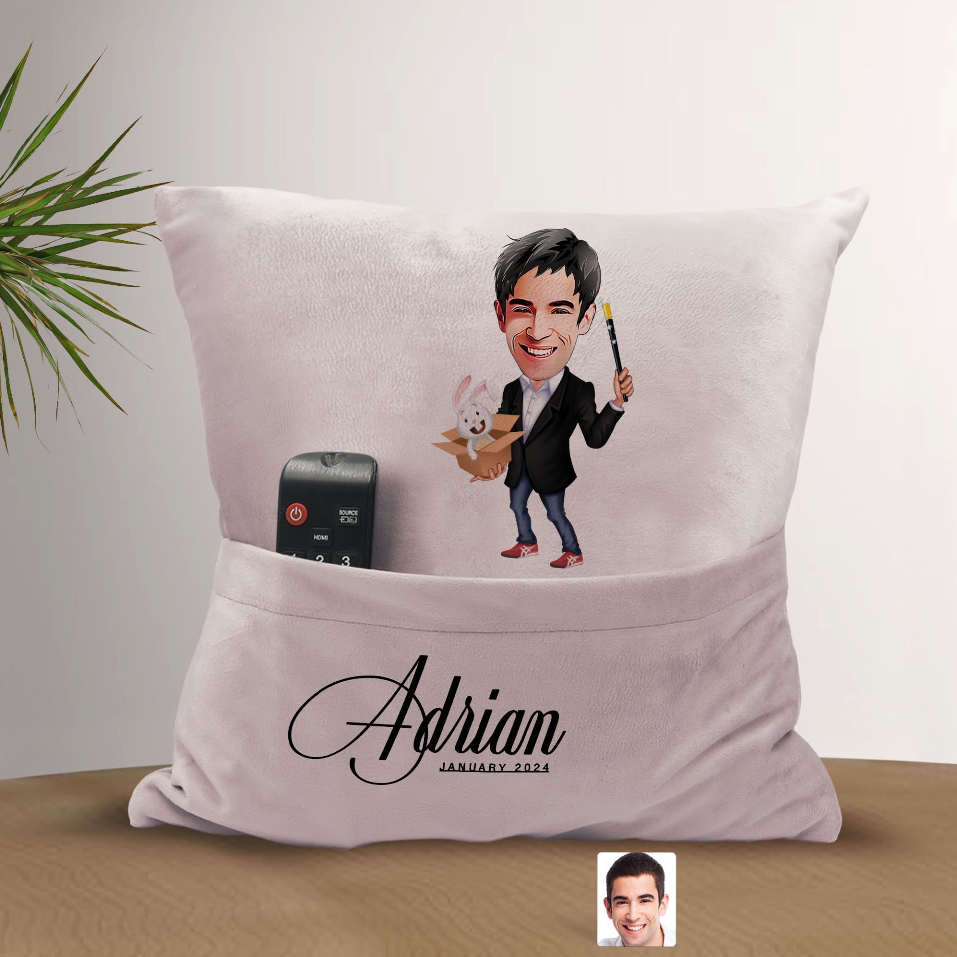 BK Gift Kişiye Özel Sihirbaz Karikatür Tasarımlı Organizer Kumanda ve Atıştırmalık Cepli Pembe Kırlent Yastık-1 Arkadaşa Hediye, Cepli Yastık