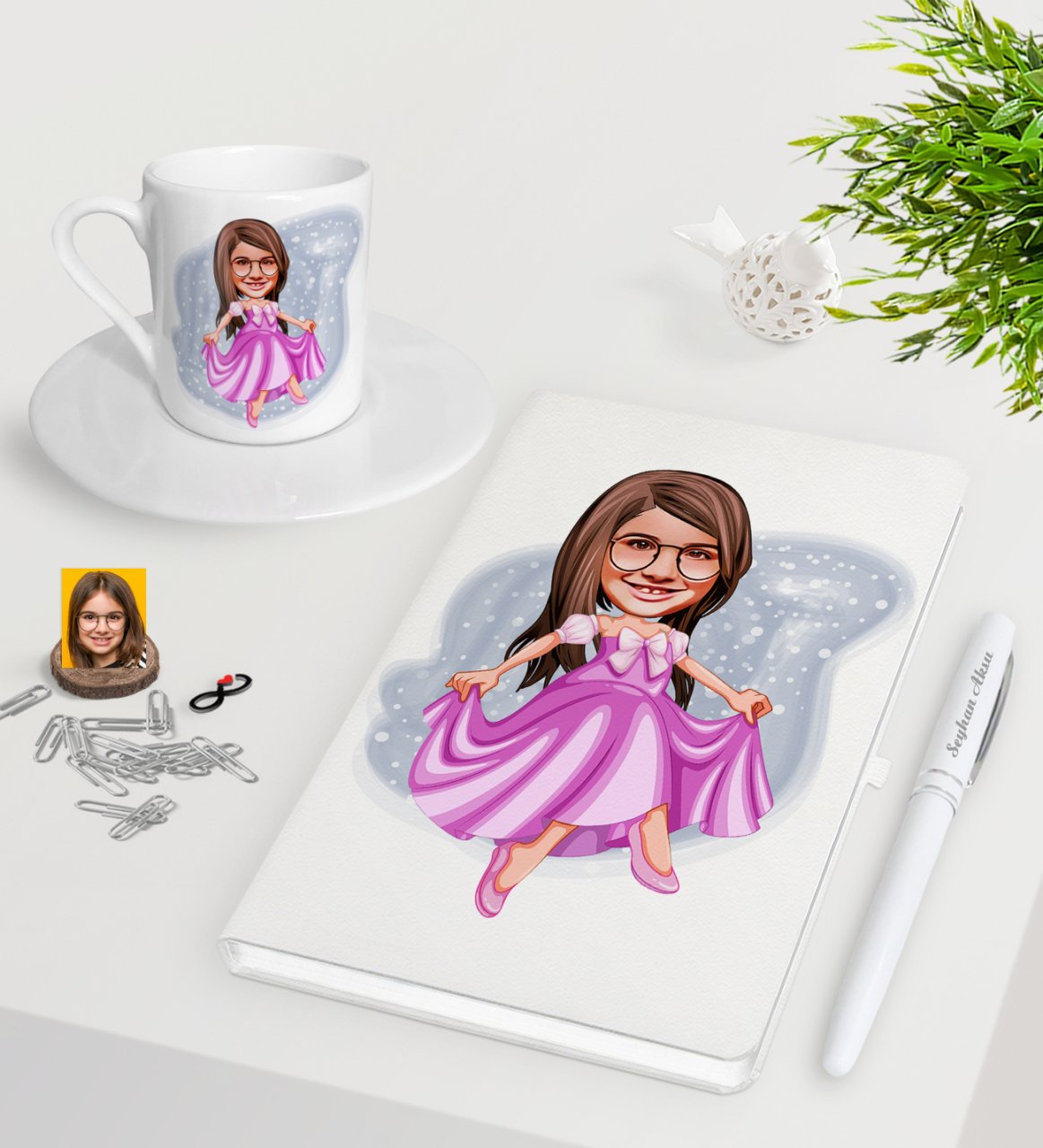 Kişiye Özel Kız Çocuk Prenses Karikatürlü Beyaz Defter Kalem Türk Kahvesi Fincanı Seti-1