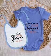 BK Kids Kişiye Özel Teyzeme Hastayım Tasarımlı Mavi %100 Pamuklu Kısa Kol Bebek Body Zıbın ve Mama Önlüğü Hediye Seti
