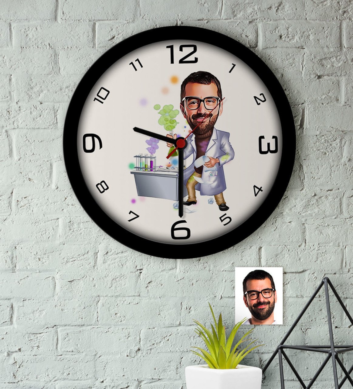 Kişiye Özel Erkek Fen Bilimleri Öğretmeni Karikatürlü Ahşap Duvar Saati-3