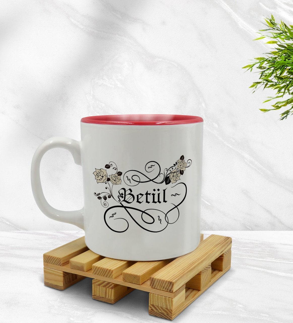 Kişiye Özel Kaligrafi İsim Tasarımlı İçi Kırmızı Renkli Kupa Bardak Model 3