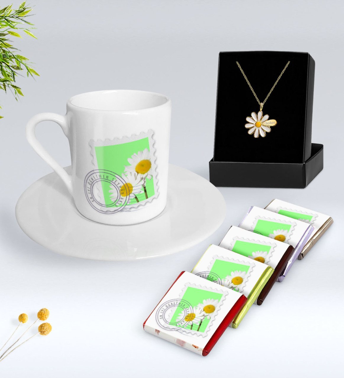 Kişiye Özel Papatya Temalı En İyi Öğretmen Türk Kahvesi Fincanı Çikolata ve İsimli Papatya Kolye Hediye Seti-10